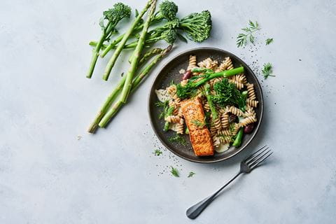 recipe image Pasta med grønt og laks