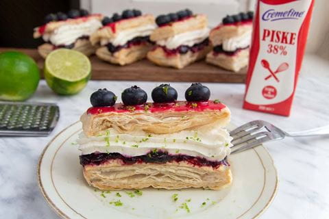 recipe image Napoleonskager med blåbær og limecreme @Mambeno