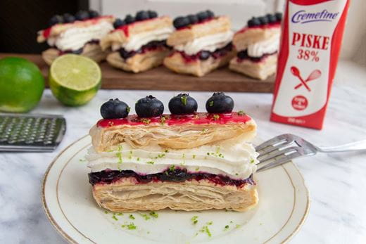 recipe image Napoleonskager med blåbær og limecreme @Mambeno