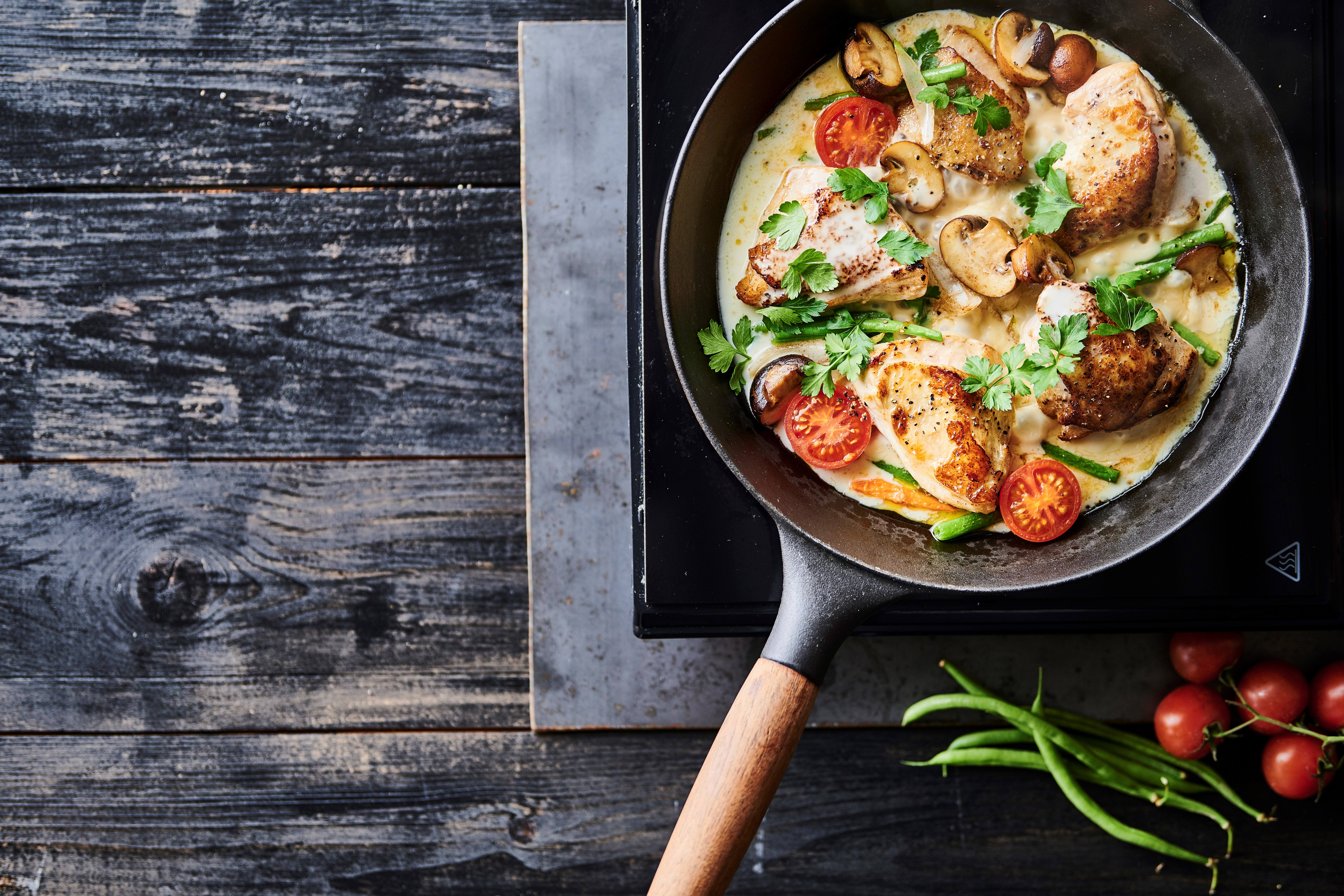 recipe image Cremet kylling med svampe og bønner