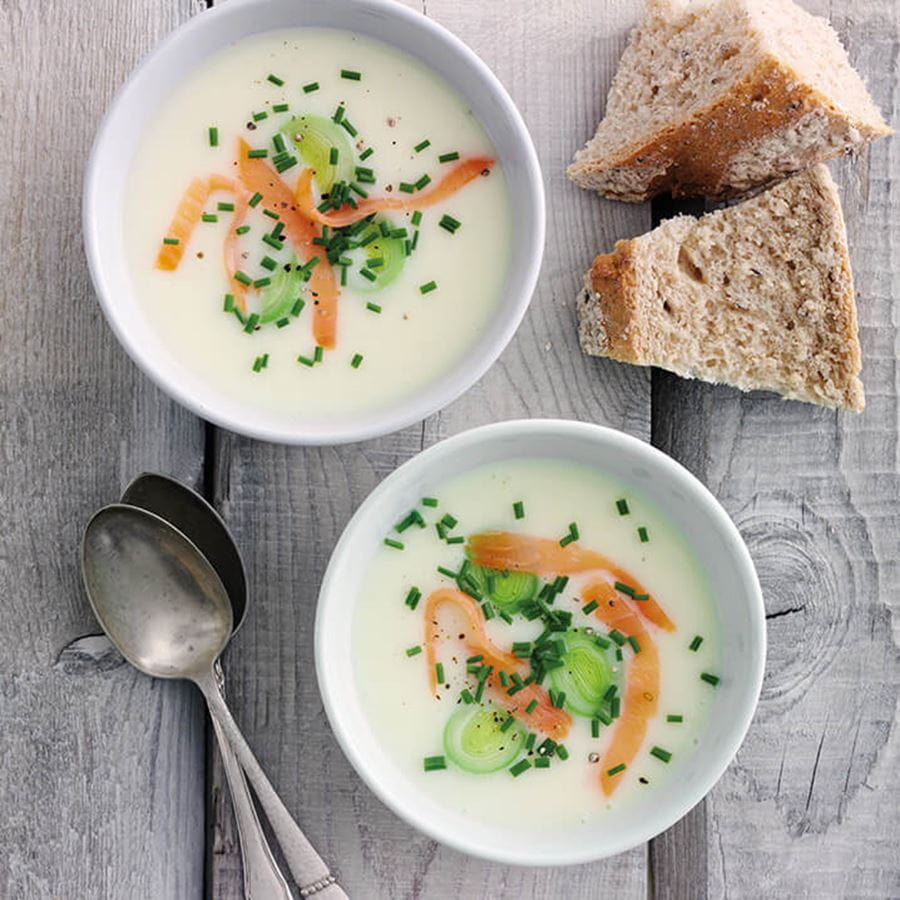 recipe image cremet kartoffelsuppe med porrer og røget laks