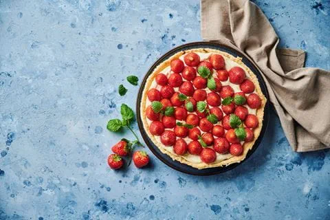 recipe image Jordbærtærte med vaniljeskum