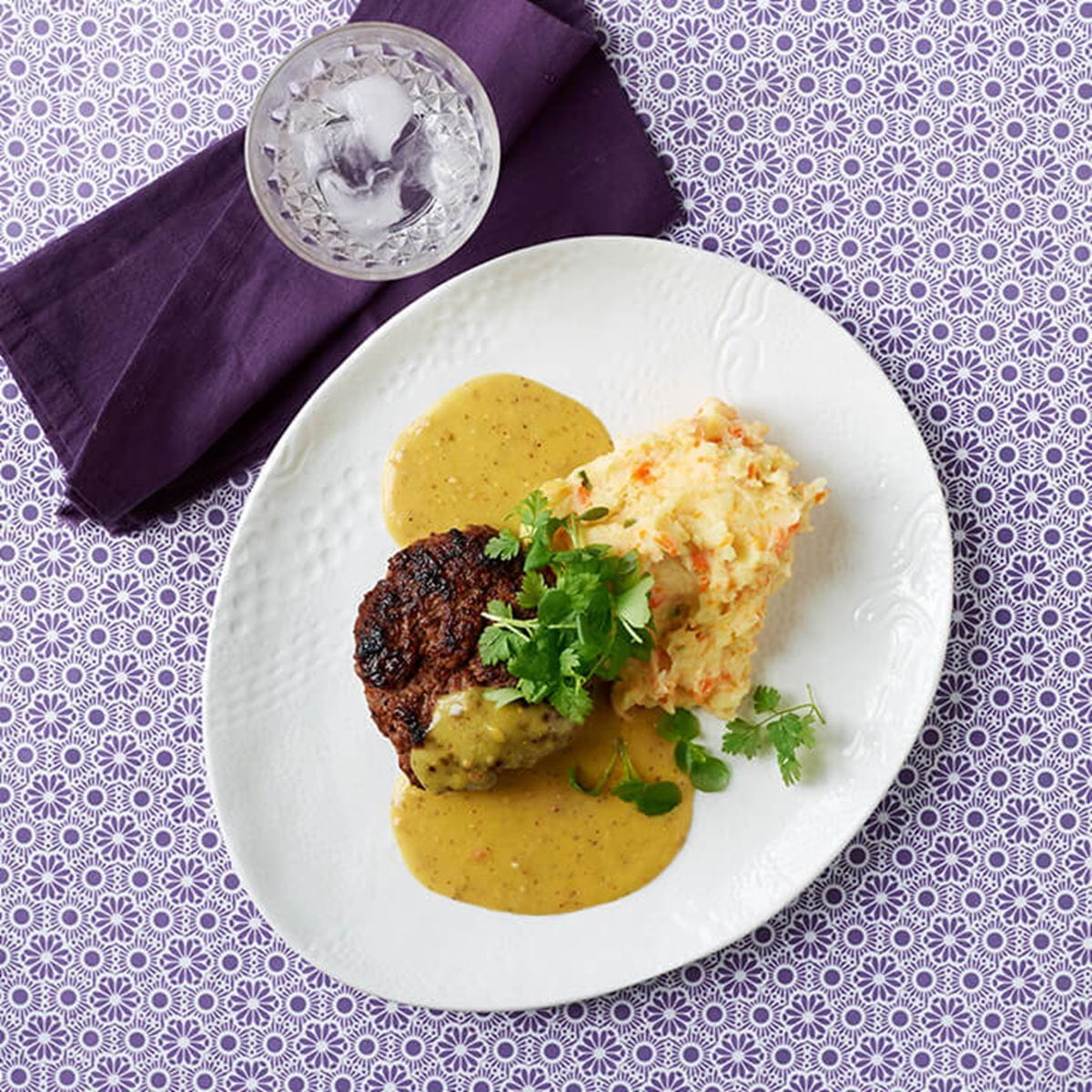 recipe image Krydderbøf med dijonsauce